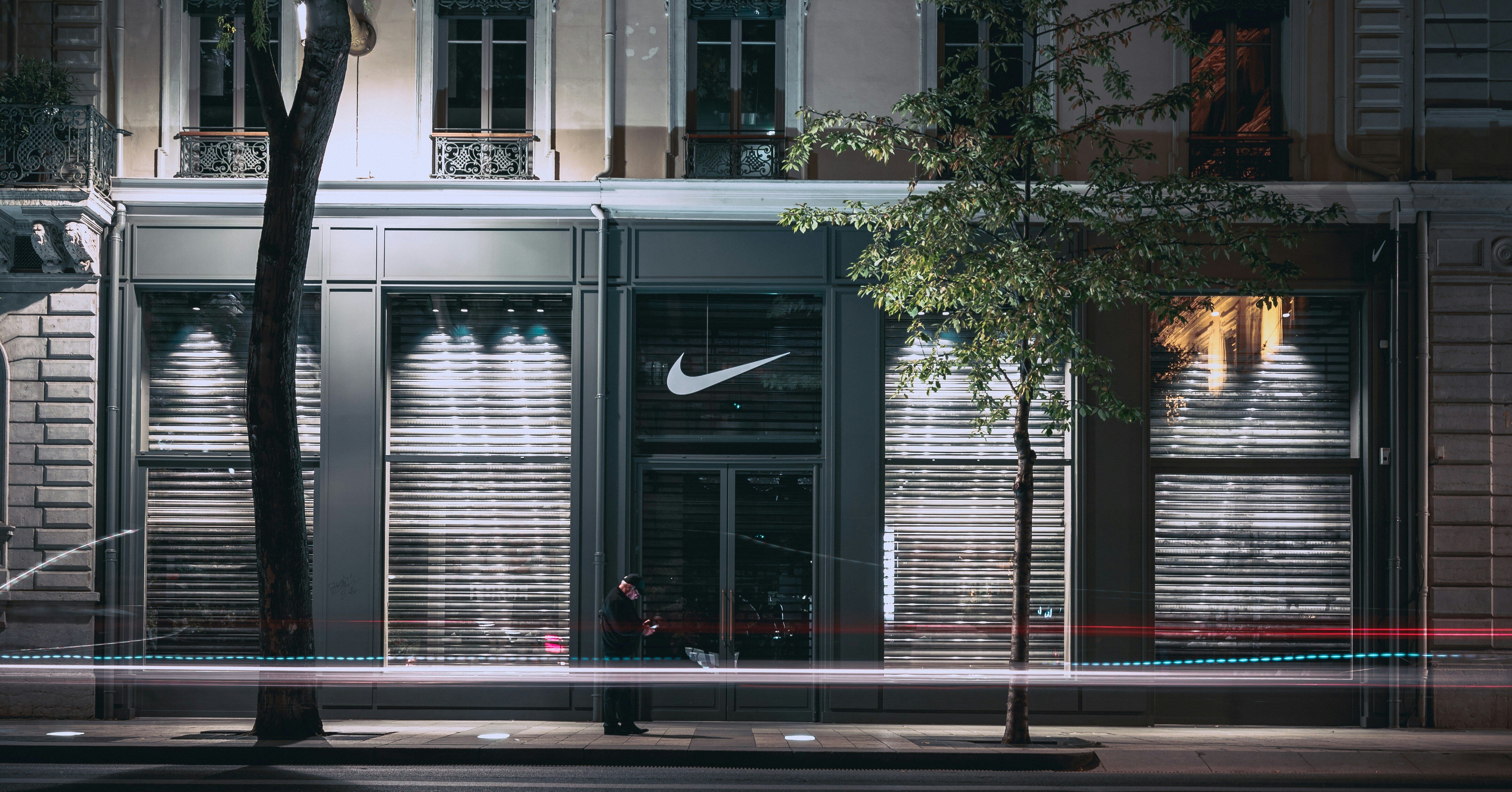 nike store